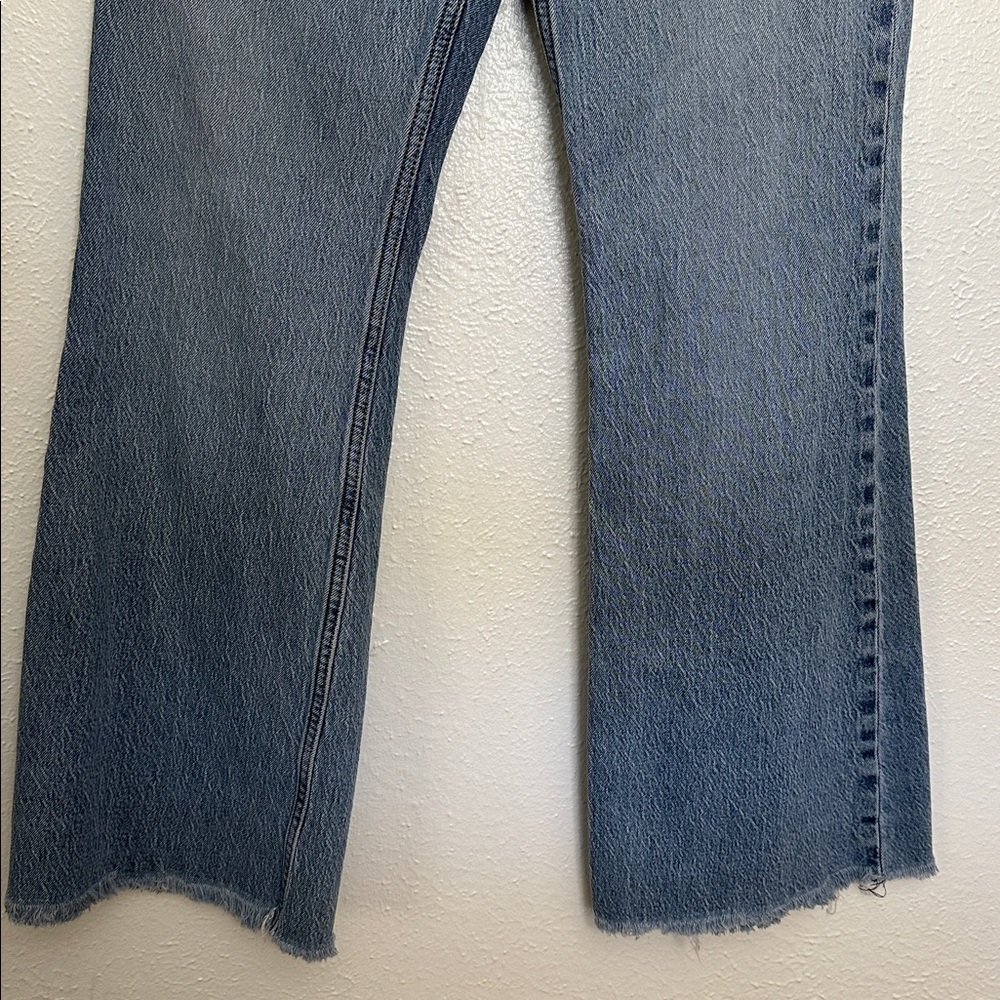 Levi’s 70’s High Rise Flare Jeans - Picture 4 of 8